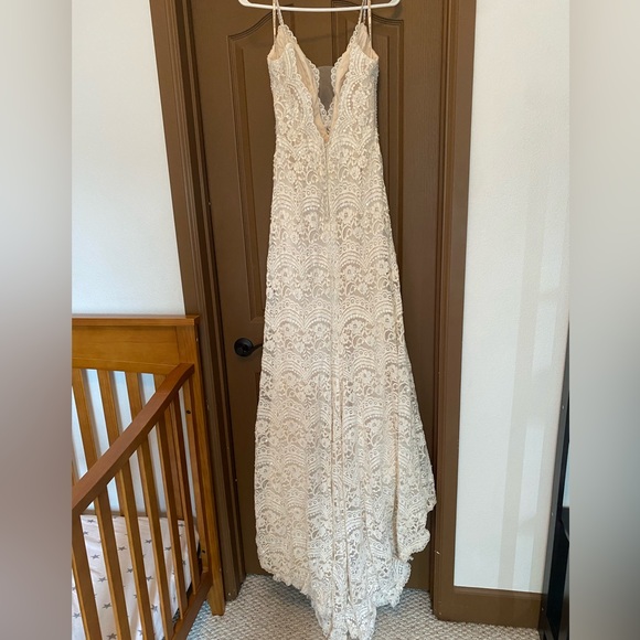 Maggie Sottero Mietra Wedding Dress - Picture 4 of 6